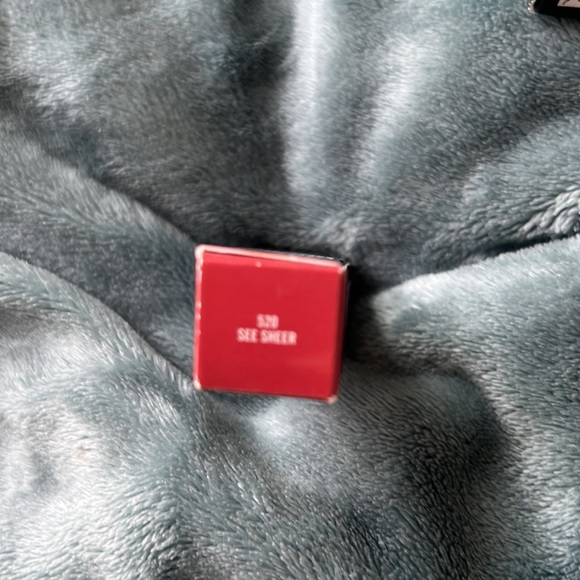 Mac Cremesheen and Lustre Lipstick. - Picture 2 of 3